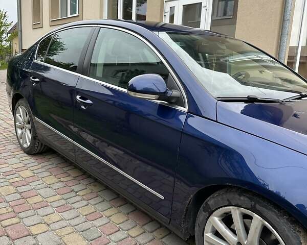 Синий Фольксваген Пассат, объемом двигателя 1.8 л и пробегом 350 тыс. км за 7200 $, фото 1 на Automoto.ua