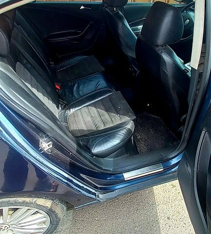 Синій Фольксваген Пассат, об'ємом двигуна 3.2 л та пробігом 222 тис. км за 5300 $, фото 5 на Automoto.ua
