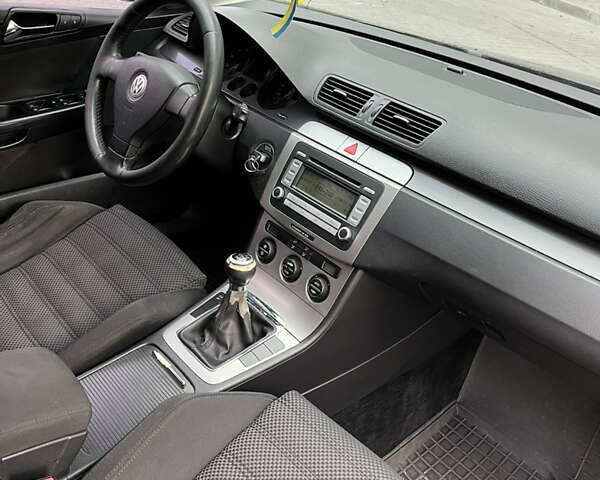 Синій Фольксваген Пассат, об'ємом двигуна 1.98 л та пробігом 320 тис. км за 5000 $, фото 41 на Automoto.ua