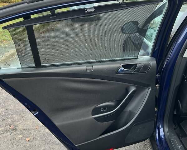 Синій Фольксваген Пассат, об'ємом двигуна 1.97 л та пробігом 300 тис. км за 2599 $, фото 8 на Automoto.ua