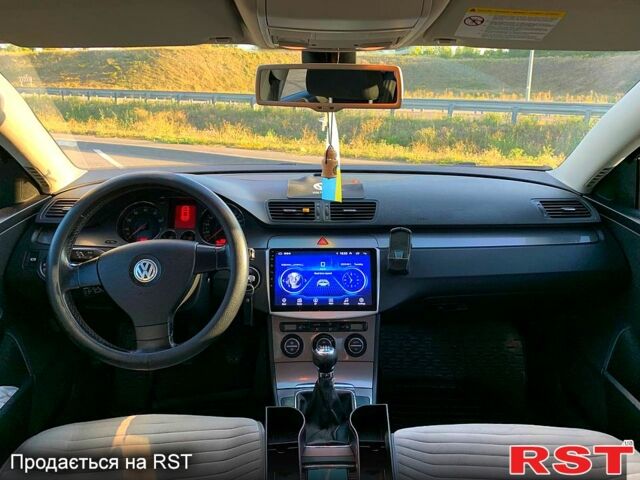 Синий Фольксваген Пассат, объемом двигателя 1.6 л и пробегом 250 тыс. км за 5800 $, фото 1 на Automoto.ua