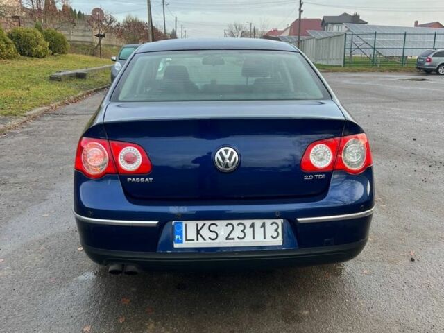 Синий Фольксваген Пассат, объемом двигателя 2 л и пробегом 300 тыс. км за 2599 $, фото 1 на Automoto.ua