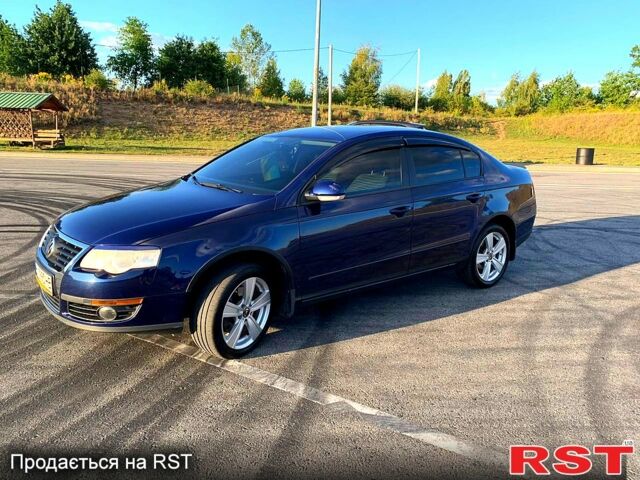 Синий Фольксваген Пассат, объемом двигателя 1.6 л и пробегом 250 тыс. км за 5800 $, фото 4 на Automoto.ua