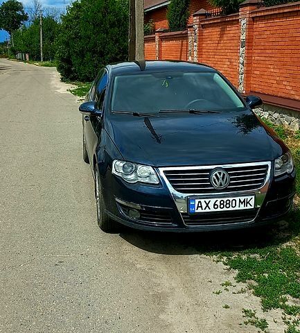 Синій Фольксваген Пассат, об'ємом двигуна 3.2 л та пробігом 222 тис. км за 5300 $, фото 1 на Automoto.ua