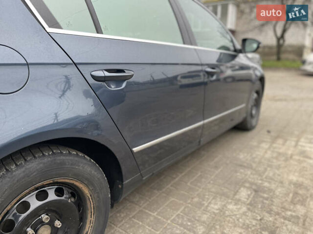 Синий Фольксваген Пассат, объемом двигателя 2 л и пробегом 287 тыс. км за 6850 $, фото 15 на Automoto.ua