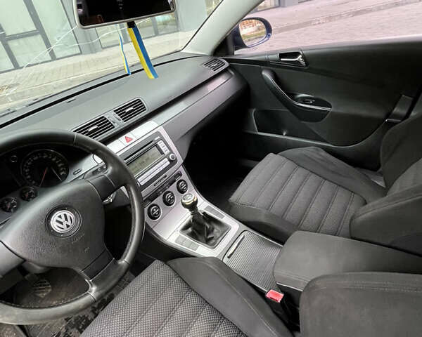 Синій Фольксваген Пассат, об'ємом двигуна 1.98 л та пробігом 320 тис. км за 5000 $, фото 50 на Automoto.ua