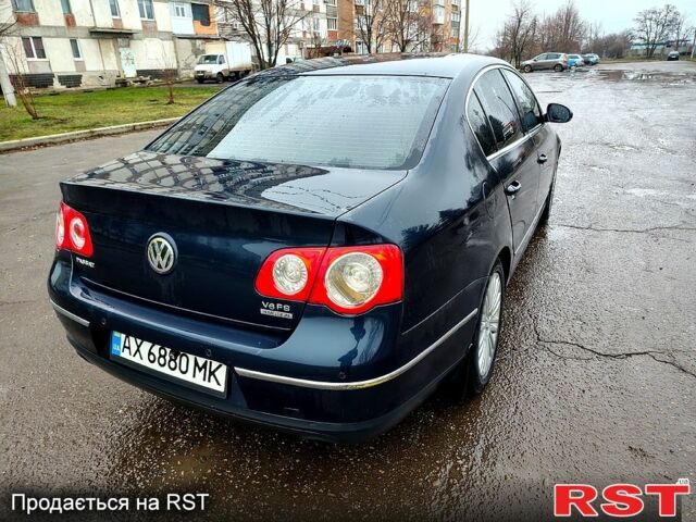 Синий Фольксваген Пассат, объемом двигателя 3.2 л и пробегом 286 тыс. км за 5200 $, фото 4 на Automoto.ua