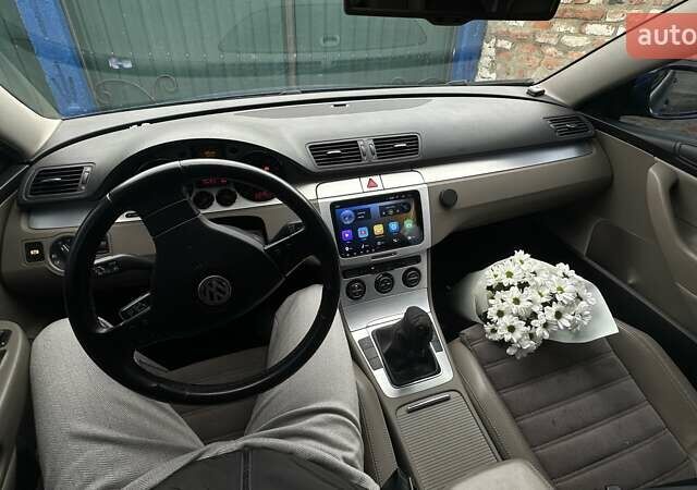 Синий Фольксваген Пассат, объемом двигателя 1.8 л и пробегом 220 тыс. км за 7000 $, фото 12 на Automoto.ua