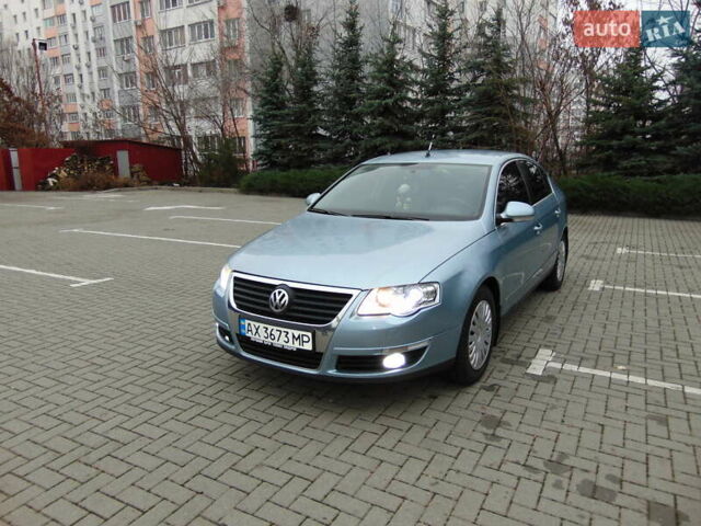 Синий Фольксваген Пассат, объемом двигателя 2 л и пробегом 230 тыс. км за 6300 $, фото 1 на Automoto.ua