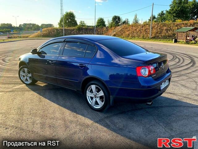 Синий Фольксваген Пассат, объемом двигателя 1.6 л и пробегом 250 тыс. км за 5800 $, фото 3 на Automoto.ua