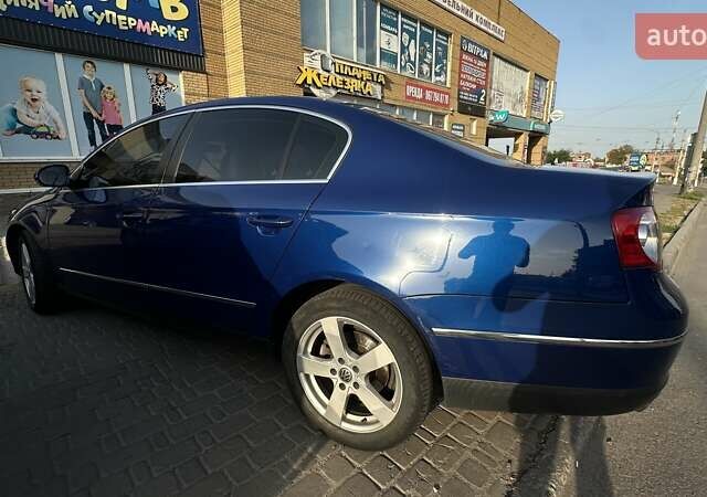 Синий Фольксваген Пассат, объемом двигателя 1.8 л и пробегом 220 тыс. км за 7000 $, фото 4 на Automoto.ua