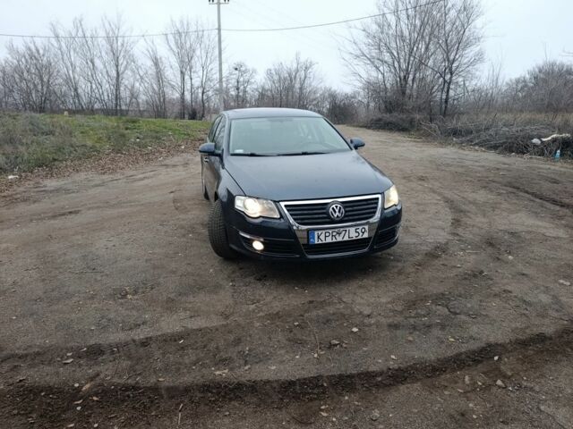 Синий Фольксваген Пассат, объемом двигателя 1.9 л и пробегом 328 тыс. км за 2700 $, фото 5 на Automoto.ua