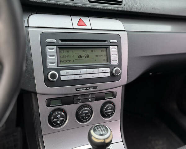 Синій Фольксваген Пассат, об'ємом двигуна 1.98 л та пробігом 320 тис. км за 5000 $, фото 31 на Automoto.ua