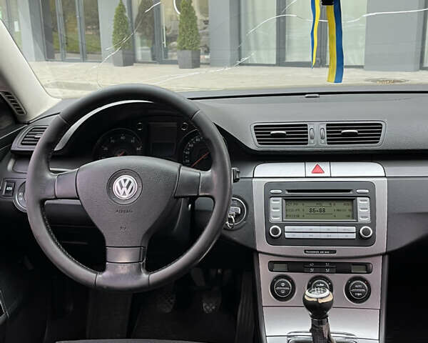 Синій Фольксваген Пассат, об'ємом двигуна 1.98 л та пробігом 320 тис. км за 5000 $, фото 25 на Automoto.ua