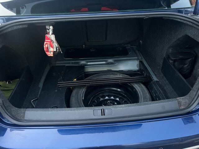 Синій Фольксваген Пассат, об'ємом двигуна 2 л та пробігом 230 тис. км за 7200 $, фото 7 на Automoto.ua