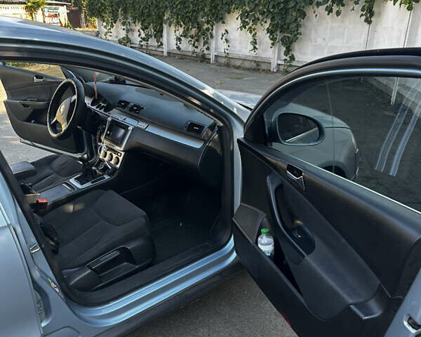 Синий Фольксваген Пассат, объемом двигателя 1.98 л и пробегом 400 тыс. км за 5100 $, фото 4 на Automoto.ua