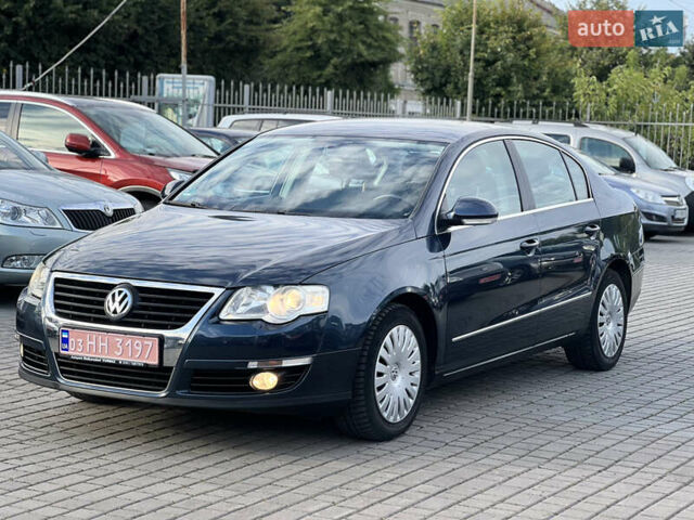 Синій Фольксваген Пассат, об'ємом двигуна 1.6 л та пробігом 216 тис. км за 7750 $, фото 2 на Automoto.ua