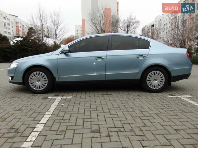 Синий Фольксваген Пассат, объемом двигателя 2 л и пробегом 230 тыс. км за 6300 $, фото 4 на Automoto.ua