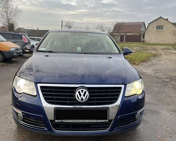 Синій Фольксваген Пассат, об'ємом двигуна 1.97 л та пробігом 300 тис. км за 2599 $, фото 1 на Automoto.ua