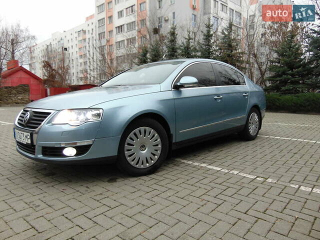 Синий Фольксваген Пассат, объемом двигателя 2 л и пробегом 230 тыс. км за 6300 $, фото 3 на Automoto.ua