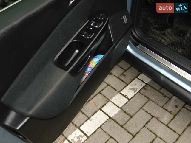 Синий Фольксваген Пассат, объемом двигателя 2 л и пробегом 230 тыс. км за 6300 $, фото 30 на Automoto.ua