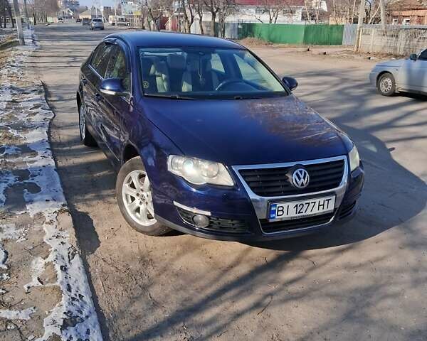 Синий Фольксваген Пассат, объемом двигателя 1.97 л и пробегом 350 тыс. км за 6700 $, фото 1 на Automoto.ua