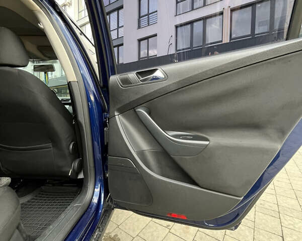 Синій Фольксваген Пассат, об'ємом двигуна 1.98 л та пробігом 320 тис. км за 5000 $, фото 39 на Automoto.ua