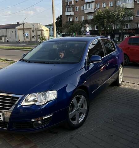 Синий Фольксваген Пассат, объемом двигателя 1.8 л и пробегом 220 тыс. км за 7000 $, фото 3 на Automoto.ua