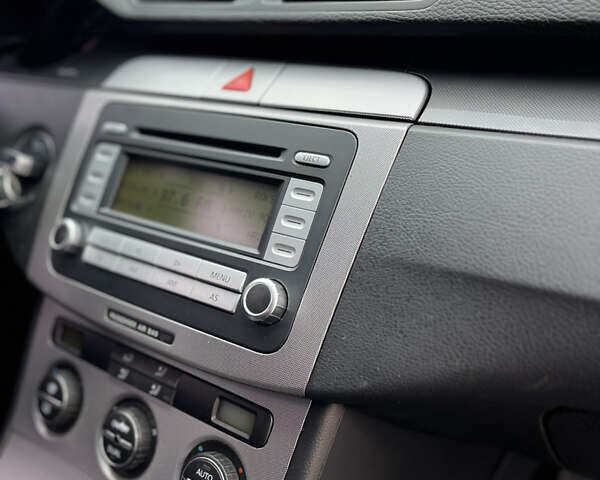 Синій Фольксваген Пассат, об'ємом двигуна 1.98 л та пробігом 320 тис. км за 5000 $, фото 44 на Automoto.ua