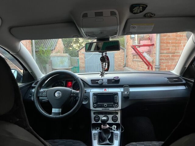 Синій Фольксваген Пассат, об'ємом двигуна 2 л та пробігом 230 тис. км за 7200 $, фото 14 на Automoto.ua