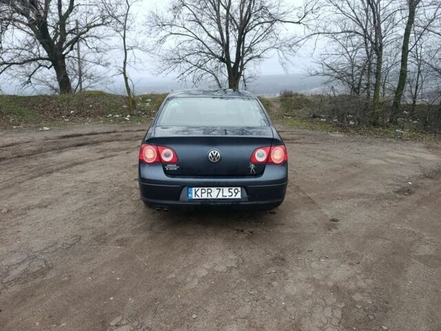 Синий Фольксваген Пассат, объемом двигателя 1.9 л и пробегом 328 тыс. км за 2700 $, фото 3 на Automoto.ua