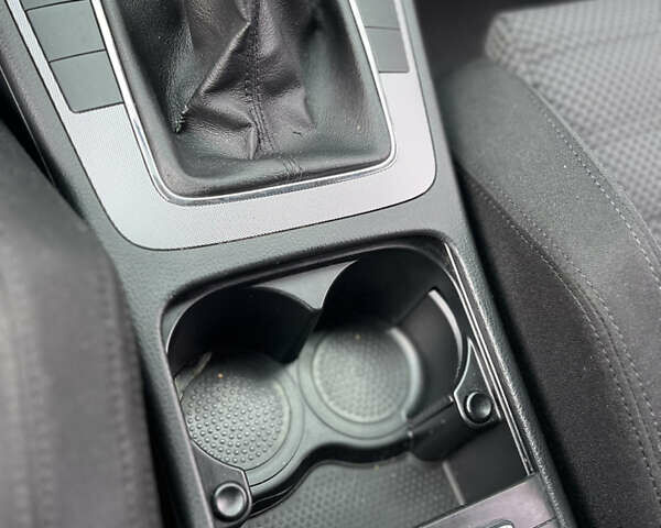 Синій Фольксваген Пассат, об'ємом двигуна 1.98 л та пробігом 320 тис. км за 5000 $, фото 28 на Automoto.ua