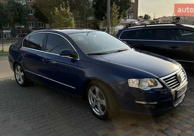 Синий Фольксваген Пассат, объемом двигателя 1.8 л и пробегом 220 тыс. км за 7000 $, фото 1 на Automoto.ua