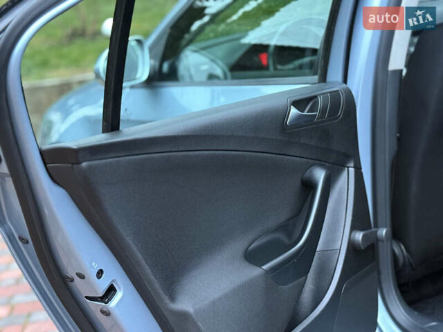 Синий Фольксваген Пассат, объемом двигателя 1.4 л и пробегом 210 тыс. км за 5650 $, фото 9 на Automoto.ua