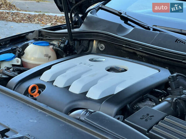 Синий Фольксваген Пассат, объемом двигателя 2 л и пробегом 287 тыс. км за 6950 $, фото 139 на Automoto.ua