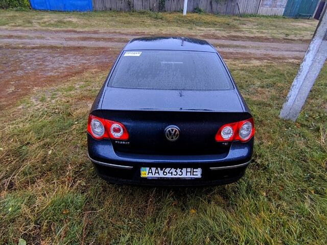 Синий Фольксваген Пассат, объемом двигателя 1.8 л и пробегом 70 тыс. км за 8900 $, фото 7 на Automoto.ua