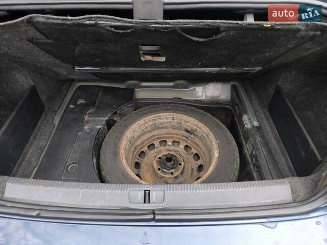 Синий Фольксваген Пассат, объемом двигателя 1.8 л и пробегом 135 тыс. км за 6800 $, фото 5 на Automoto.ua