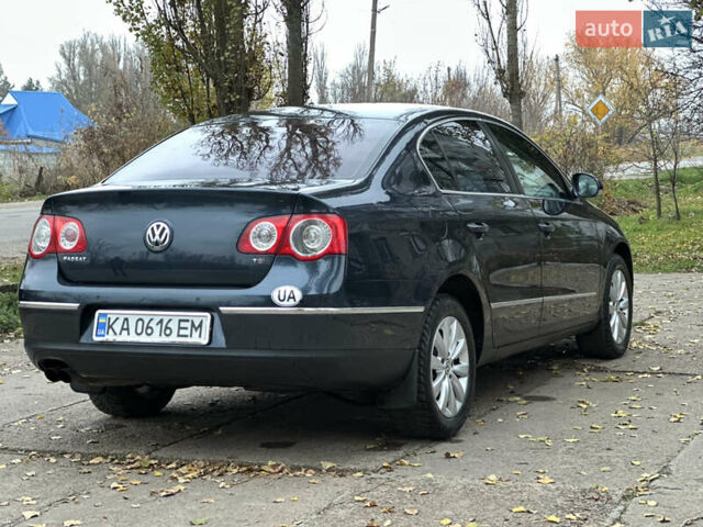 Синий Фольксваген Пассат, объемом двигателя 1.8 л и пробегом 208 тыс. км за 5900 $, фото 2 на Automoto.ua
