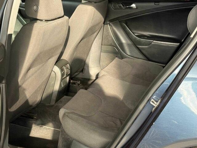 Синий Фольксваген Пассат, объемом двигателя 1.8 л и пробегом 135 тыс. км за 6690 $, фото 12 на Automoto.ua