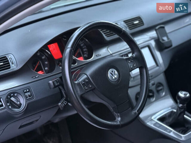 Синий Фольксваген Пассат, объемом двигателя 1.4 л и пробегом 210 тыс. км за 5650 $, фото 16 на Automoto.ua