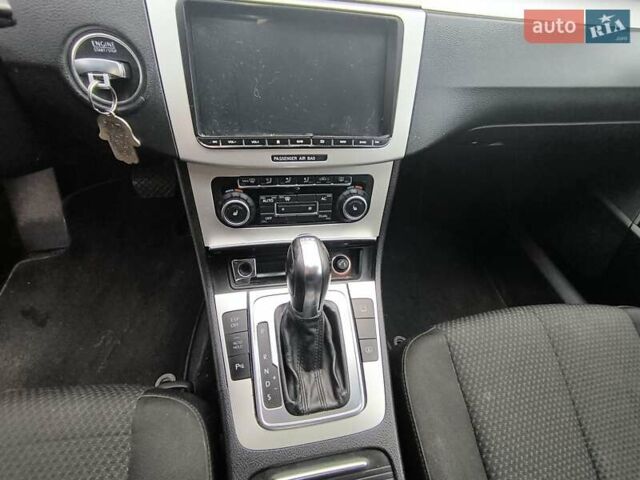 Синий Фольксваген Пассат, объемом двигателя 1.8 л и пробегом 135 тыс. км за 6800 $, фото 21 на Automoto.ua