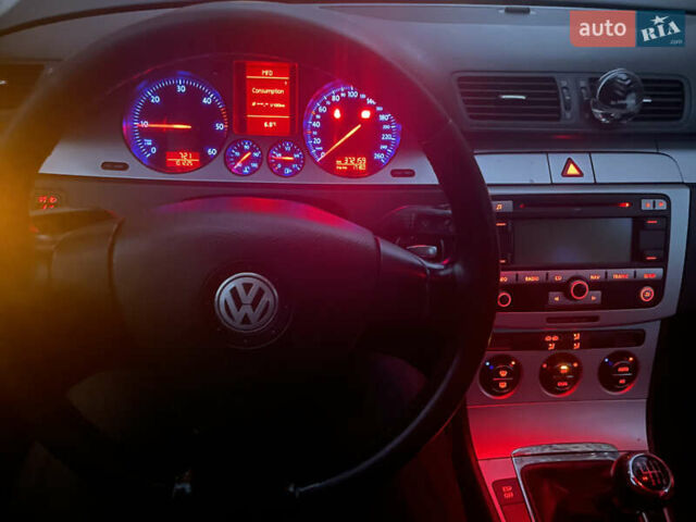 Синій Фольксваген Пассат, об'ємом двигуна 2 л та пробігом 370 тис. км за 7000 $, фото 4 на Automoto.ua