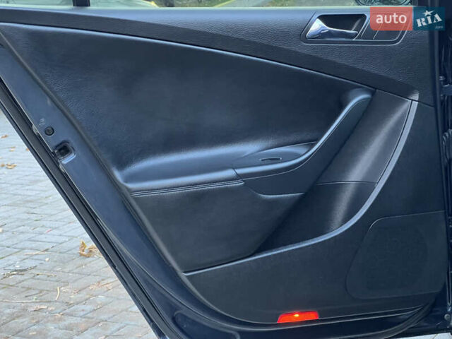 Синий Фольксваген Пассат, объемом двигателя 2 л и пробегом 287 тыс. км за 6950 $, фото 108 на Automoto.ua