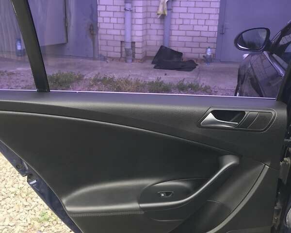 Синій Фольксваген Пассат, об'ємом двигуна 1.8 л та пробігом 260 тис. км за 7150 $, фото 13 на Automoto.ua