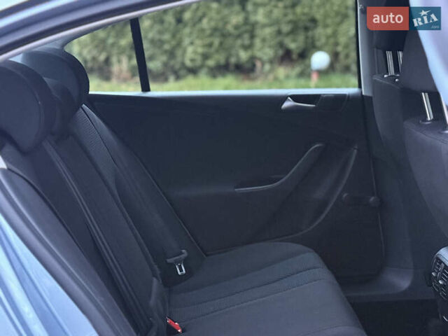 Синий Фольксваген Пассат, объемом двигателя 1.4 л и пробегом 210 тыс. км за 5650 $, фото 11 на Automoto.ua