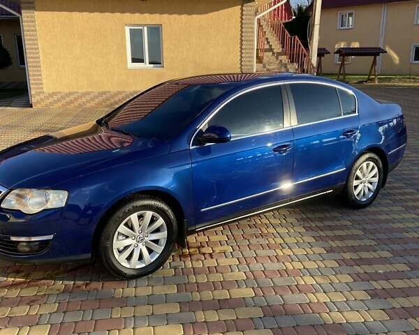 Синий Фольксваген Пассат, объемом двигателя 1.8 л и пробегом 310 тыс. км за 5999 $, фото 2 на Automoto.ua
