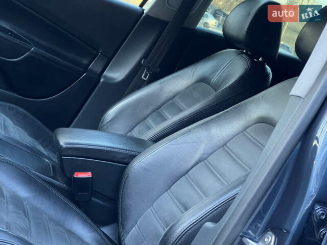 Синий Фольксваген Пассат, объемом двигателя 2 л и пробегом 287 тыс. км за 6950 $, фото 86 на Automoto.ua