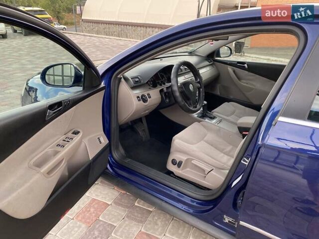 Синій Фольксваген Пассат, об'ємом двигуна 1.8 л та пробігом 205 тис. км за 5500 $, фото 7 на Automoto.ua