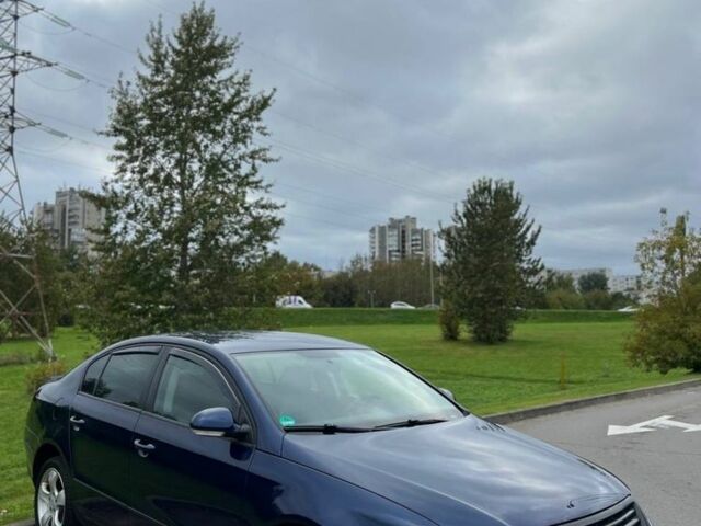 Синий Фольксваген Пассат, объемом двигателя 2 л и пробегом 422 тыс. км за 2899 $, фото 1 на Automoto.ua