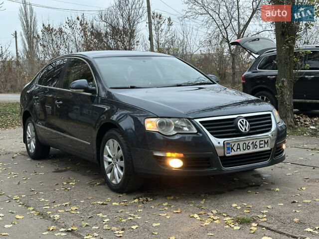 Синий Фольксваген Пассат, объемом двигателя 1.8 л и пробегом 208 тыс. км за 5900 $, фото 5 на Automoto.ua